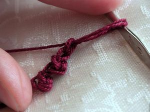 Как связать красивый шнурок крючком