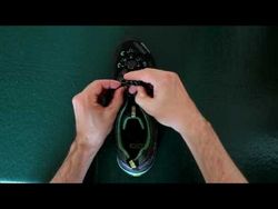 Как научится завязывать шнурки видео